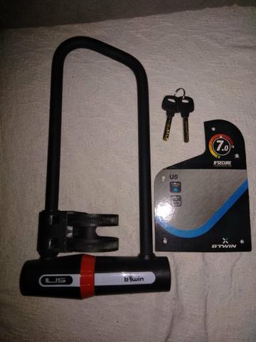 Cadeado trava antifurto U lock U5 Btwin para bicicleta