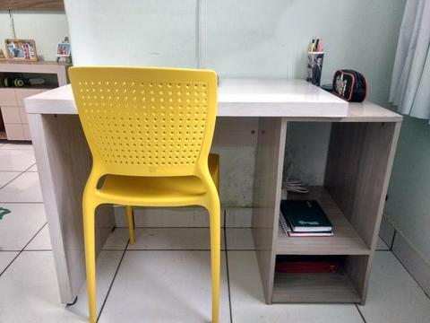 Vendo Escrivaninha semi nova