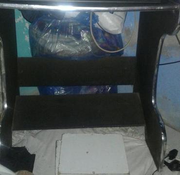 Mesa pra tv computador etc