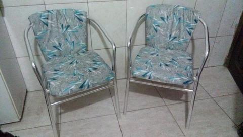 Cadeiras de alumínio estofadas