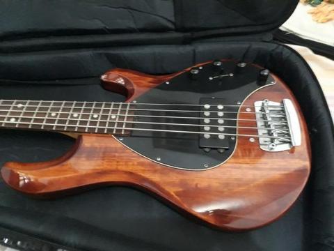 Baixo Sterling by MusicMan SubSeries 5c