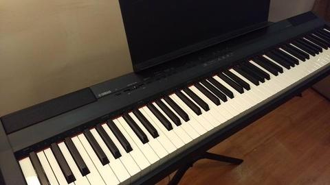 Piano Yamaha P105 em perfeito estado