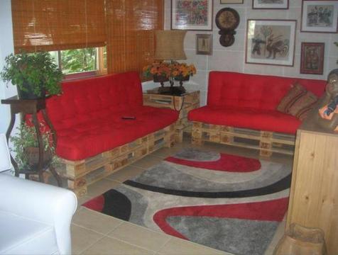 Conjunto sofás de palletsc com futon