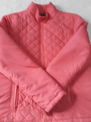 Jaqueta impermeável em nylon rosa