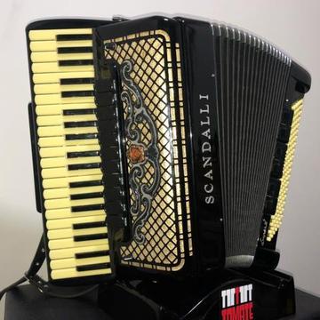 Acordeon Scandalli Super 5