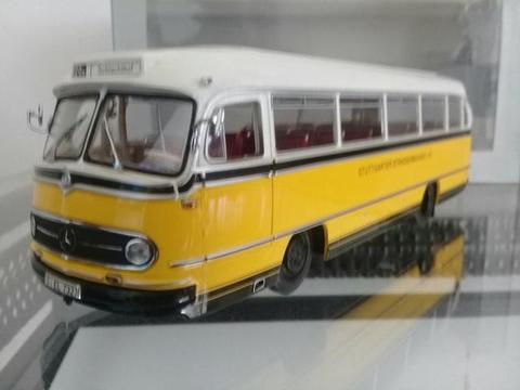 Miniatura de ônibus