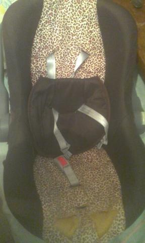 Bebe conforto semi novo whats :51 9843 -3696