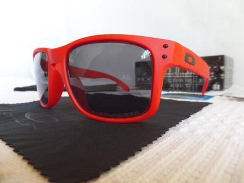 Óculos Oakley Holbrook Matte Red W/Grey Polarizado - Edição Limitada - Lançamento
