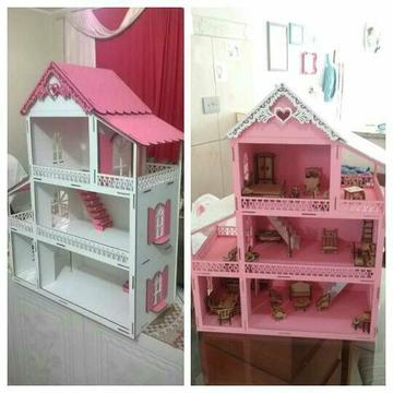 Casinha de boneca em MDF com 35 móveis (menina Barbie poly lol brinquedo presente casa )