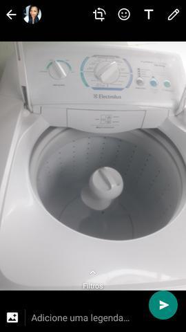Vendo maquina de lavar 12 kilos semi nova tudo funcionando normalmente 800 reais