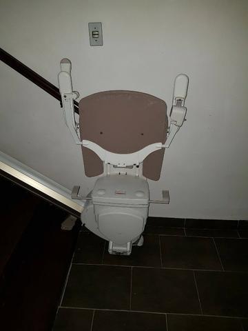 Cadeira motorizada (p/ escada reta)