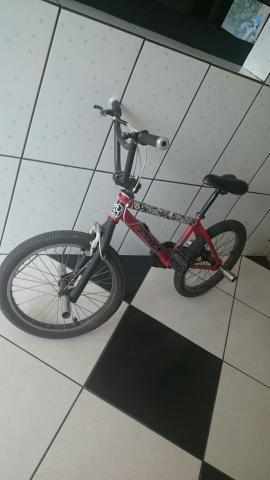 Bicicleta de manobras - BMX