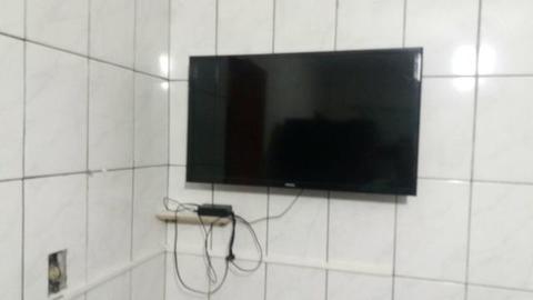 Tv 32 semi nova ainda na garatia da loja Samsung zeradinha
