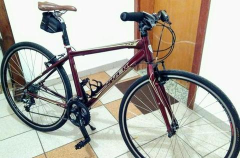 TREK Híbrida aro700 Retrô