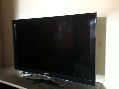TV LCD SONY BRAVIA 40 é CELULAR J7 PRIME