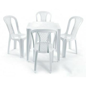 Mesas e Cadeiras de plastico