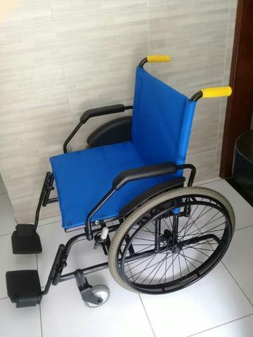 Cadeira de rodas Larga reforçada em 06x