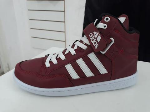 Tênis adidas cano longo