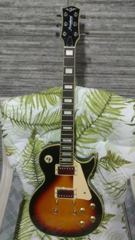 Guitarra Strinberg Les Paul + Amplificador Meteoro