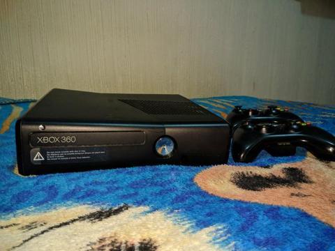 Xbox 360 desbloqueio RGH, duas manetes, 500gb de HD, mais de 25 jogos na memória!