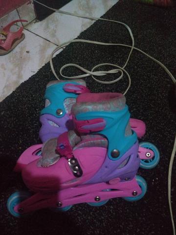 Patins semi novo