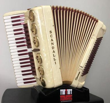 Acordeon Scandalli Showman anos 70