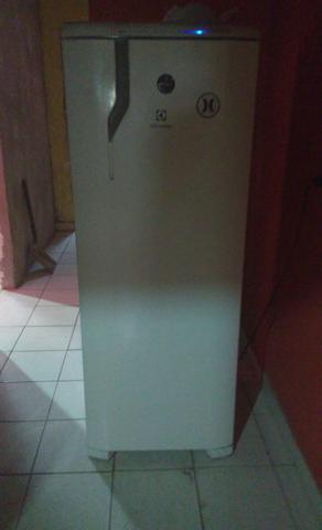 Refrigerador Frost Free Electrolux