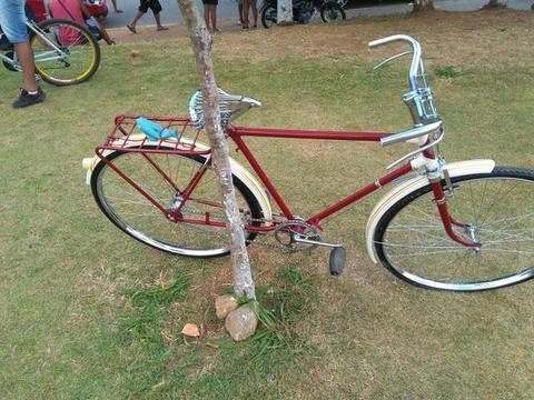 Bicicleta antiga reliquia