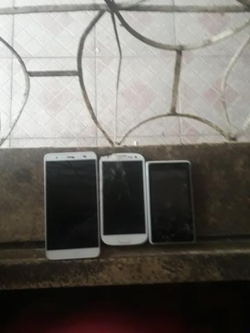 3 celulares pra retirada de peças