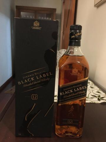 Whisky Escocês Johnnie Walker Black Label 12 Anos Garrafa 1 Litro