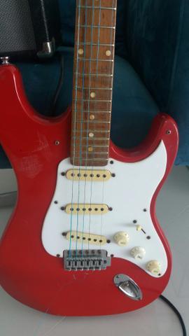 Guitarra e amplificador usado