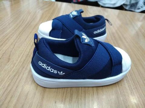 Tenis adidas infantil novo