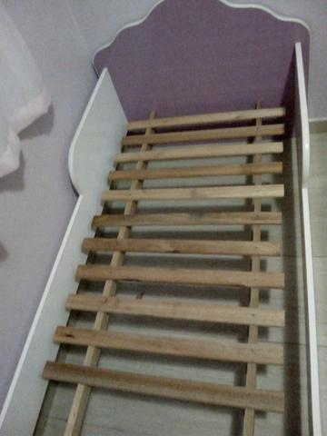 Vendo mini cama com colchão, em bom estado de conservação