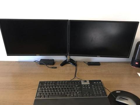Setup com dois monitores