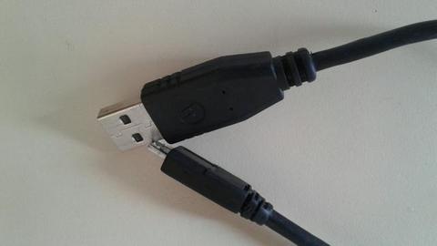 Cabo USB motorola líder em durabilidade