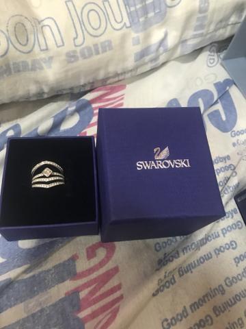 Vende-se conjunto de anel SWAROVSKI