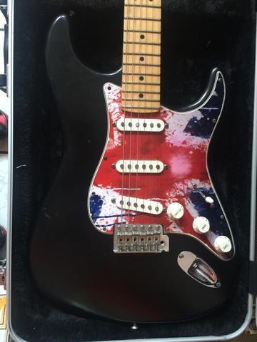 Guitarra Fender Highway One