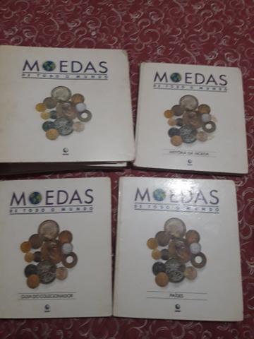 Vendo álbum de colecionador de cédulas uma de cada país e moedas e três livros