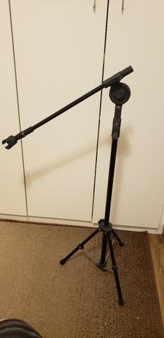 Pedestal para microfone com cachimbo