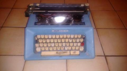 Vendo máquina de escrever