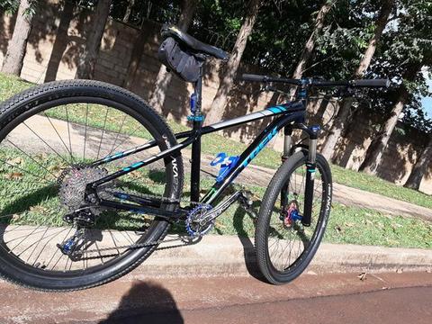 Bicicleta Trek X-Caliber 8