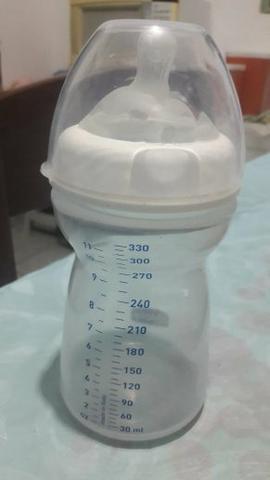 Mamadeira e chupeta (para sucção) + leite sem lactose