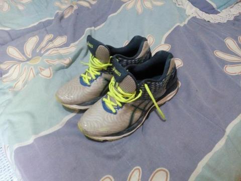 Tênis Asics Nimbus 18 número 42 novinho