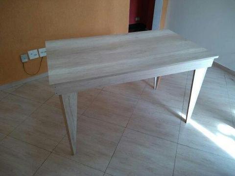 Mesa de madeira jantar