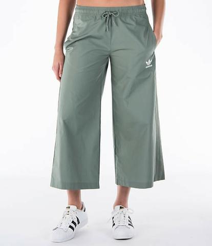 Calça adidas pantacourt stone green