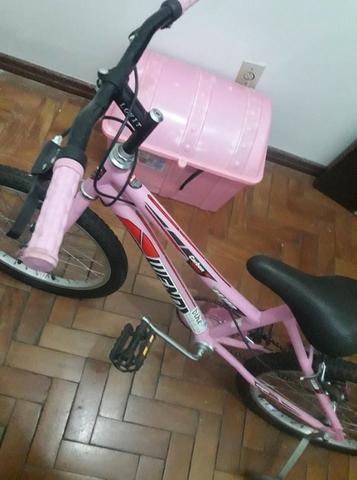 Bicicleta Rosa Infantil - *Seminova