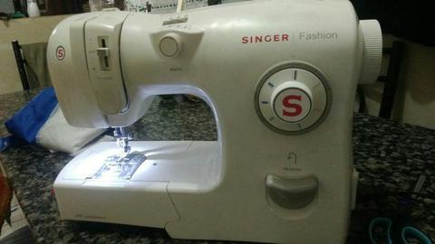 Maquina de costura Singer fashion