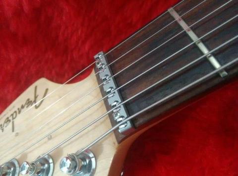Guitarra stratocaster