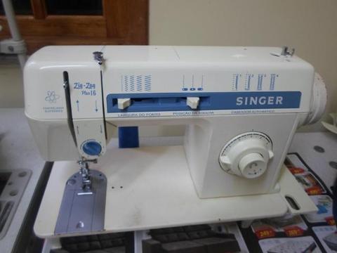 Máquina de costura Singer 2316 C