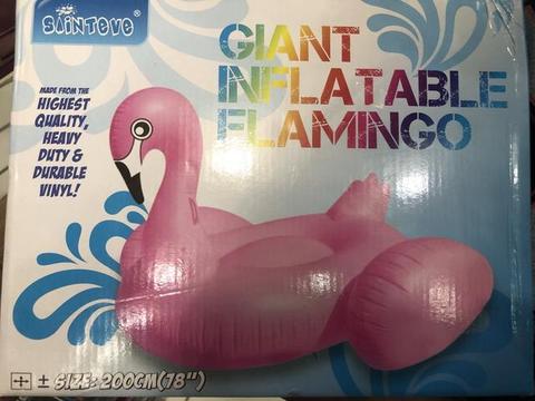 Vendo lindas boias infláveis flamingo, unicórnio, arco-íris